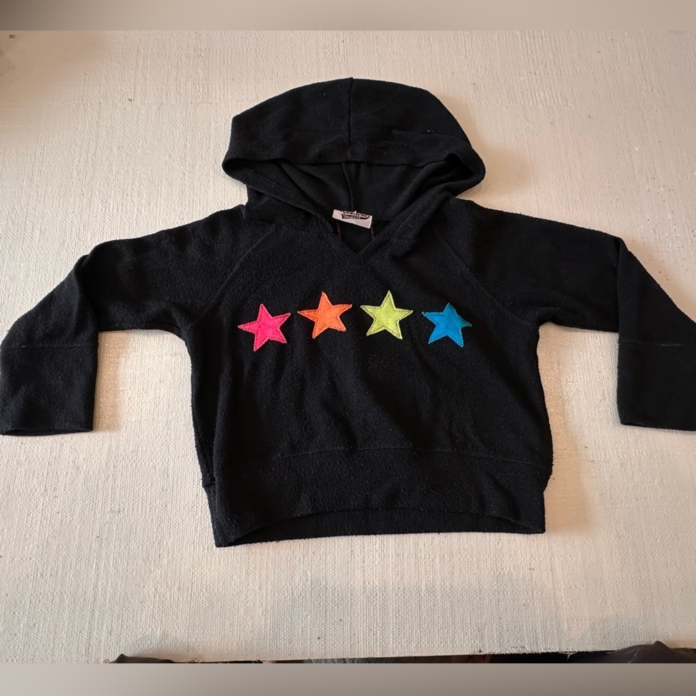 Designer From Denny’s-Random Hearts Kids Black Hoodie with Vibrant Star Design